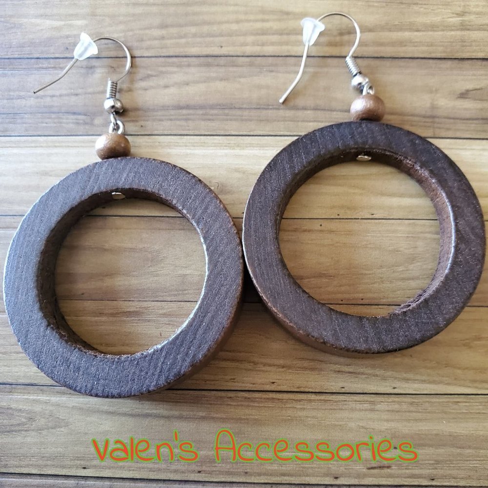 Beautiful Costume jewelry earrings made coconut